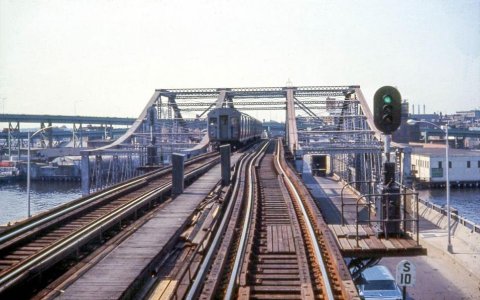 1200px-MBTA_Main_Line_El_on_Charlestown_Bridge_in_1967.jpg