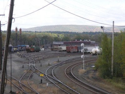 Deerfield Yard_17_great trackwork (NOT).jpg